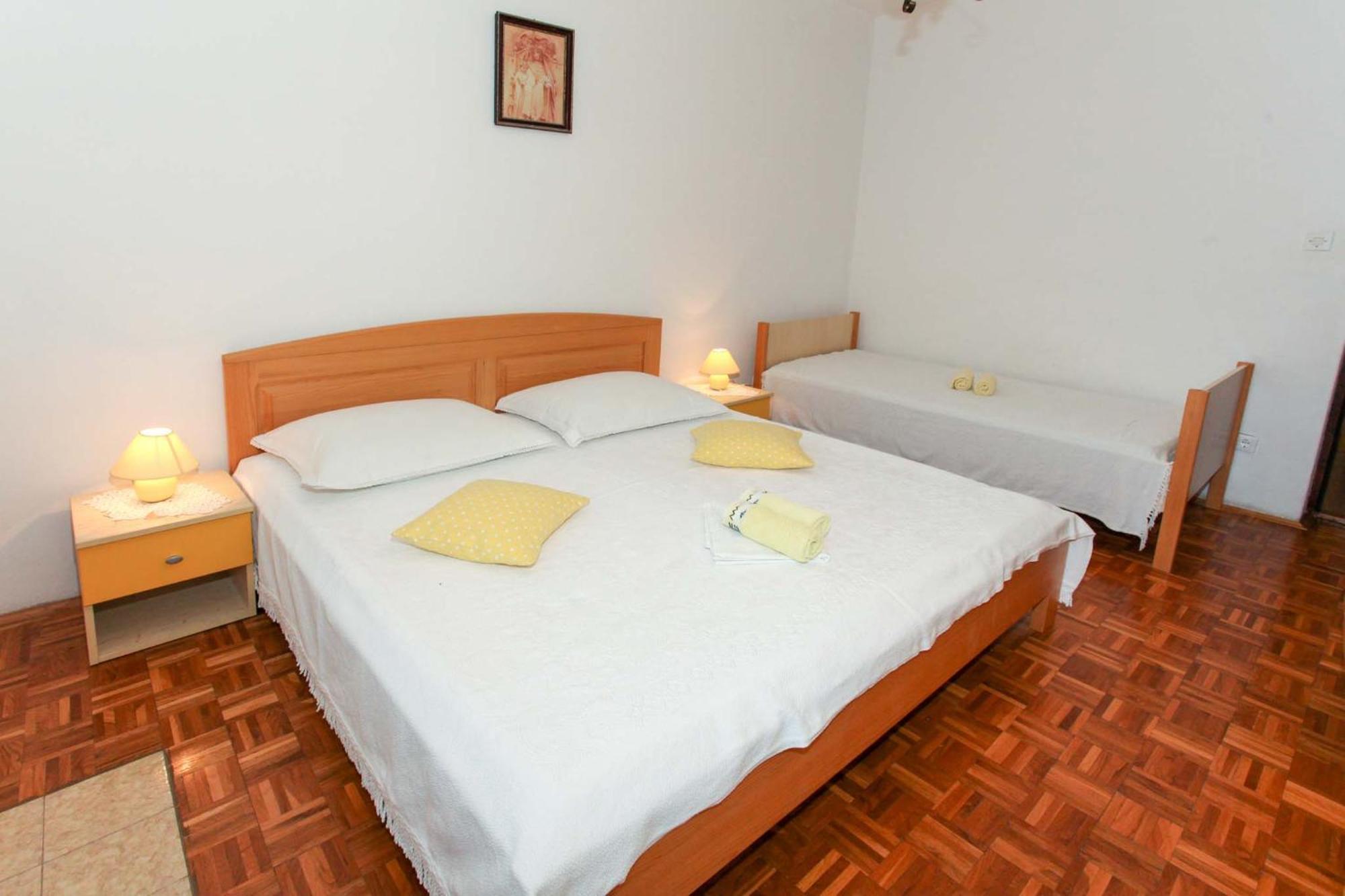 Apartmani Mila พาก ภายนอก รูปภาพ